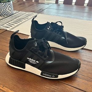 ADIDAS Boost size 6 Youth